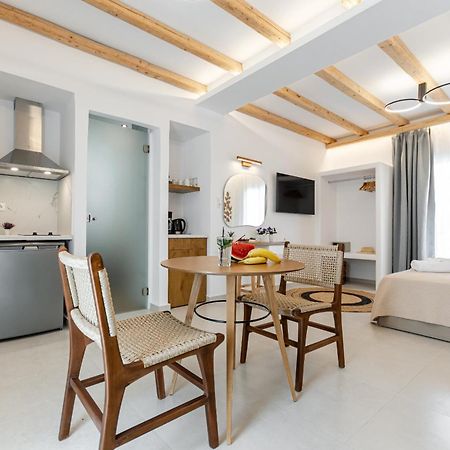 Birikos Hotel & Suites 阿吉奥斯普罗科皮奥斯 外观 照片
