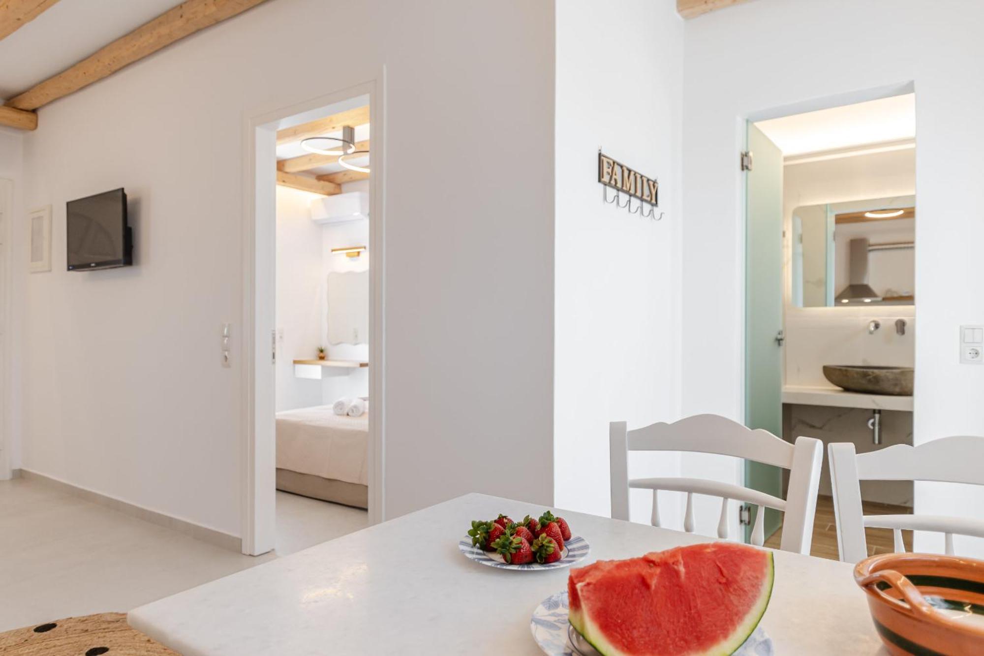 Birikos Hotel & Suites 阿吉奥斯普罗科皮奥斯 外观 照片