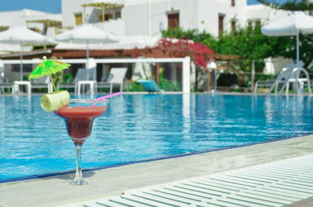 Birikos Hotel & Suites 阿吉奥斯普罗科皮奥斯 外观 照片